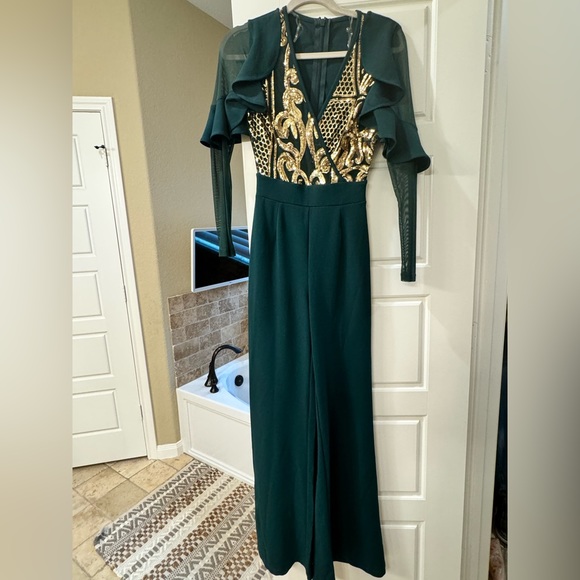 Elegant Emerald Green and Gold Jumpsuit - Picture 1 of 7